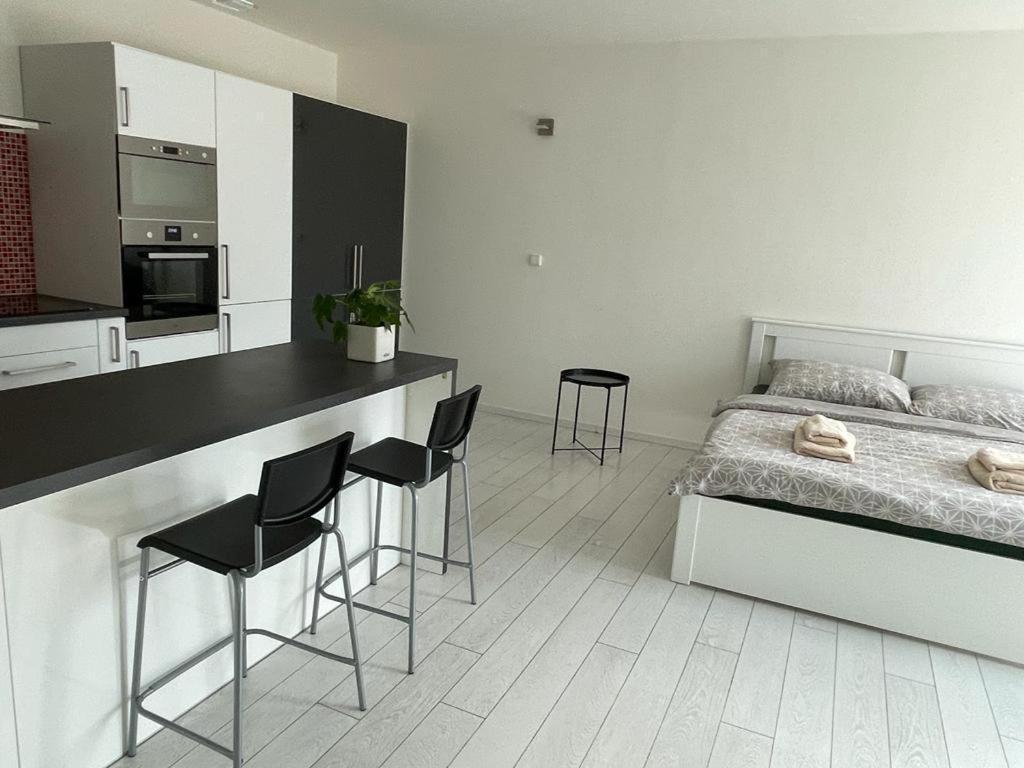 פראג Rumako Apartments מראה חיצוני תמונה